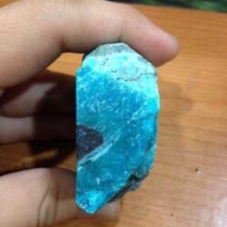 Bongkahan Batu Bacan Asli Dari Ternate